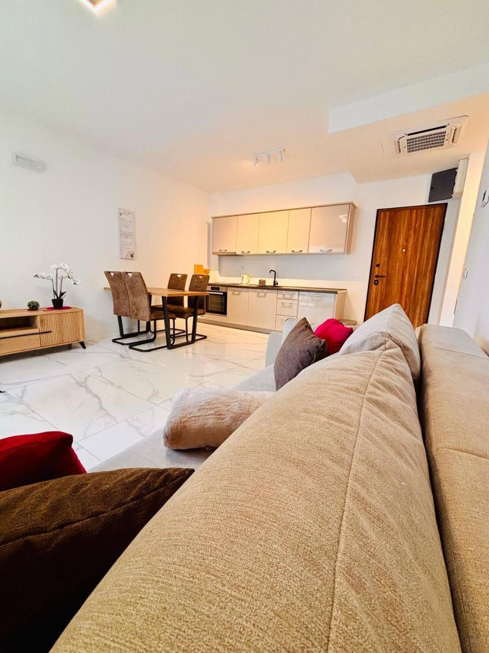 Monte Rama Rafailovici Apartment